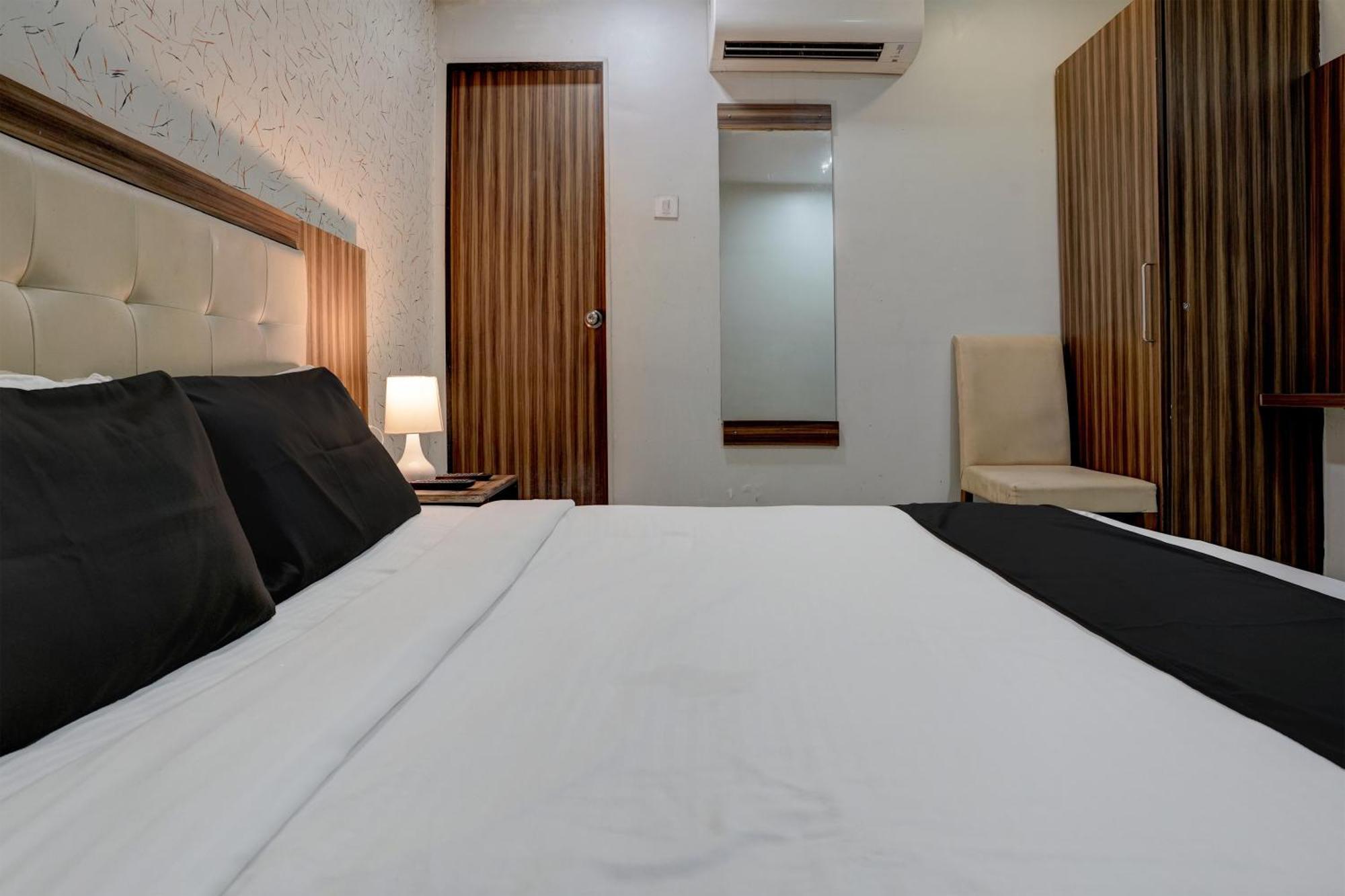 Oyo Hotel Blue Sapphire Residency Near Chhatrapati Shivaji International Airport Bombaj Exteriér fotografie