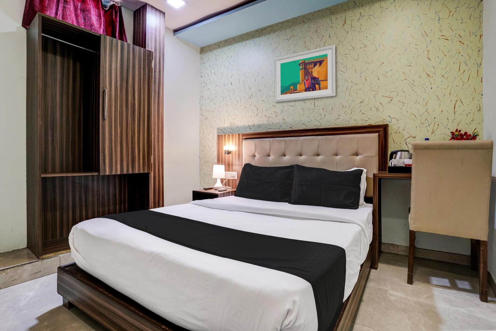 Oyo Hotel Blue Sapphire Residency Near Chhatrapati Shivaji International Airport Bombaj Exteriér fotografie